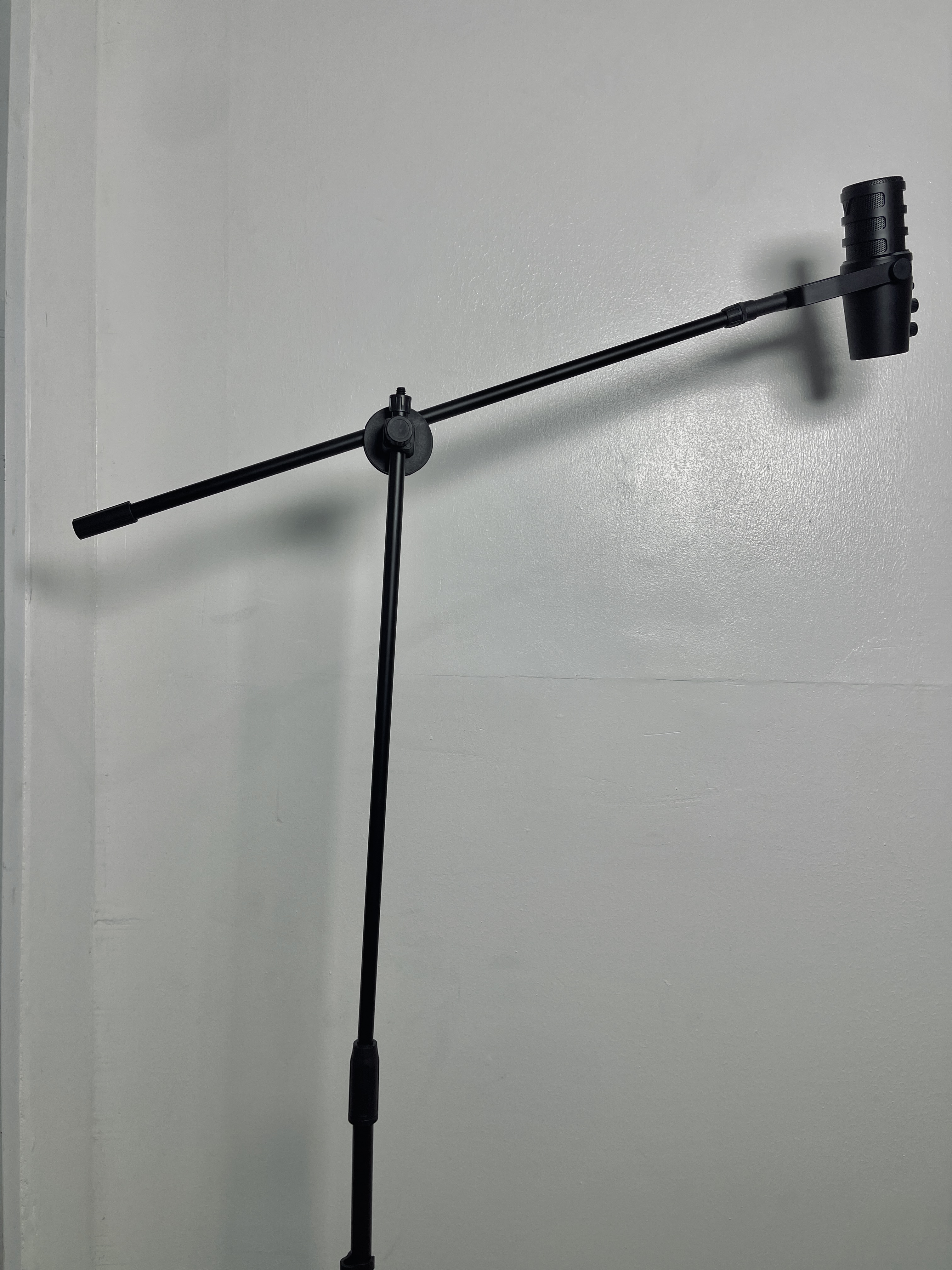 Mic tripod_
                        srcset=